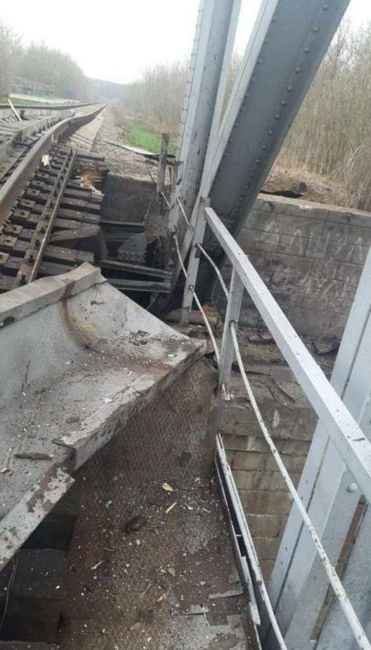 На границе Харьковской и Белгородской области были взорваны железнодорожные пути
