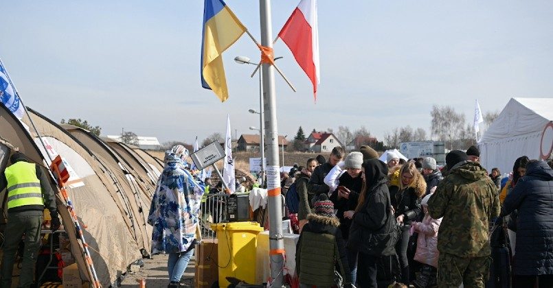 Польша с 1 июля прекращает выплачивать пособия украинским беженцам