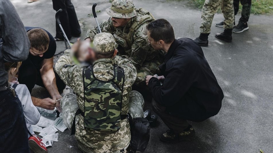 В Чернигове на выставку боеприпасов принесли заряженный РПГ-26. Он выстрелил и ранил нескольких детей