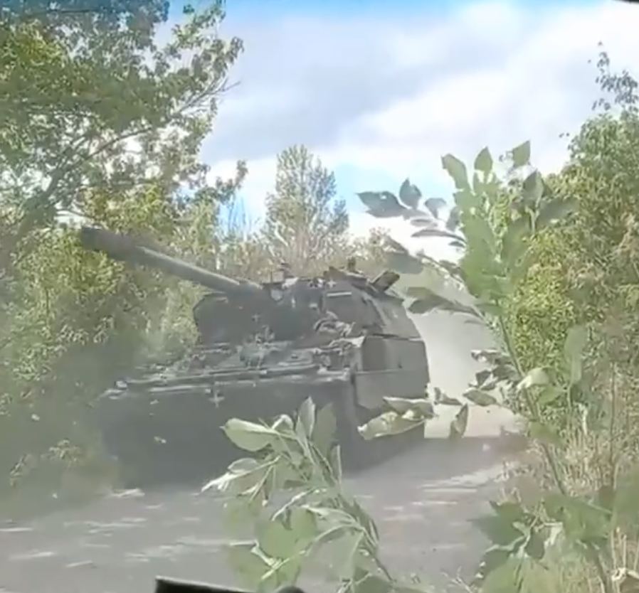 Реалии под Харьковом — немецкая бронетехника движется в сторону русских позиций