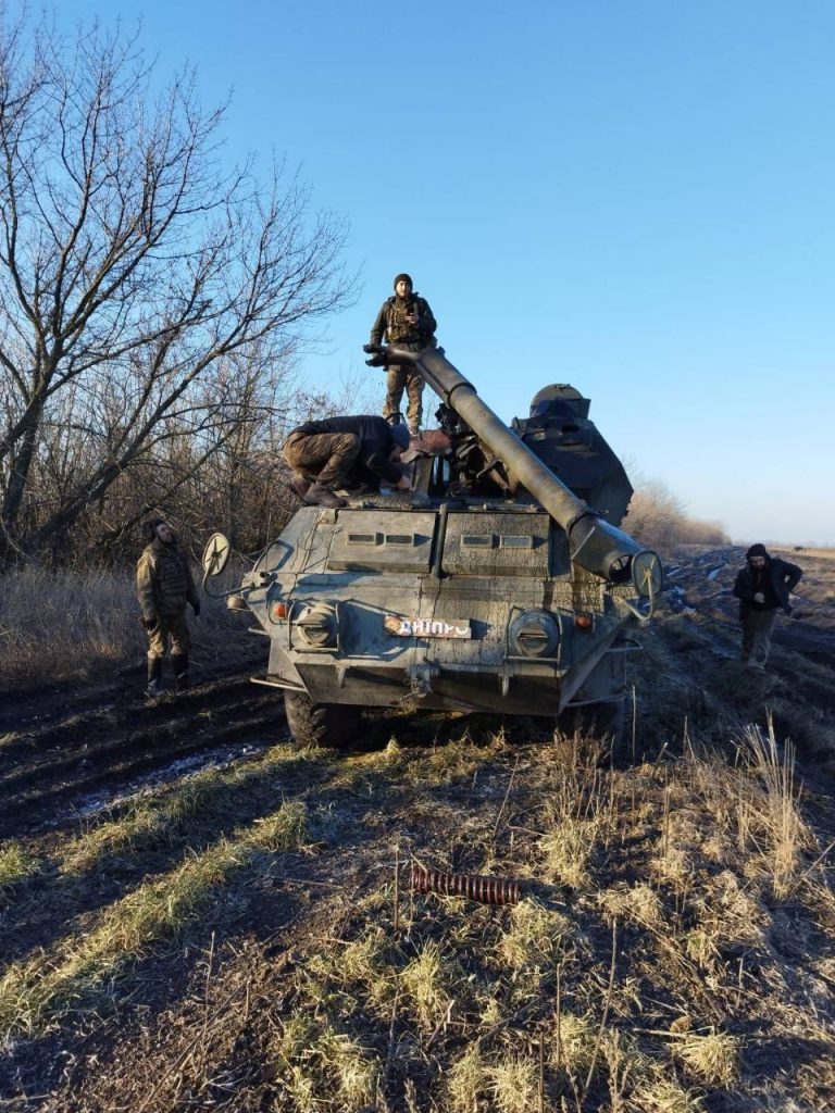 Российские военные повредили чехословацкую колесную САУ "Dana" на Донбассе