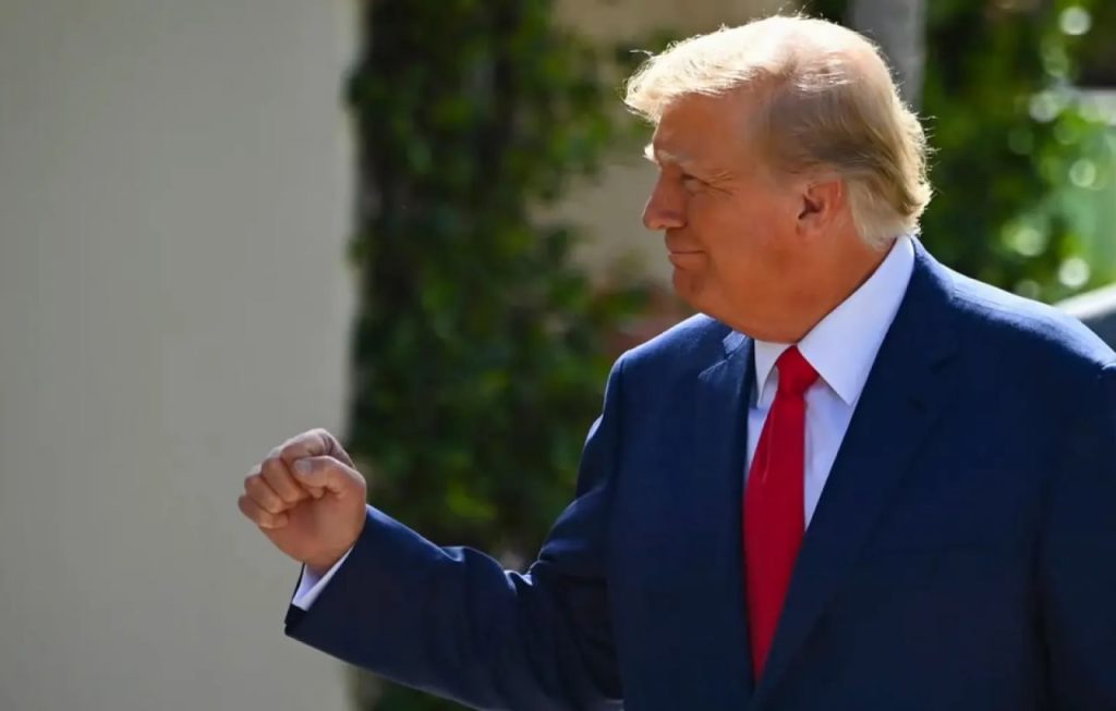 Трамп заявил, что Сорос подкупил окружную прокуратуру Манхэттена