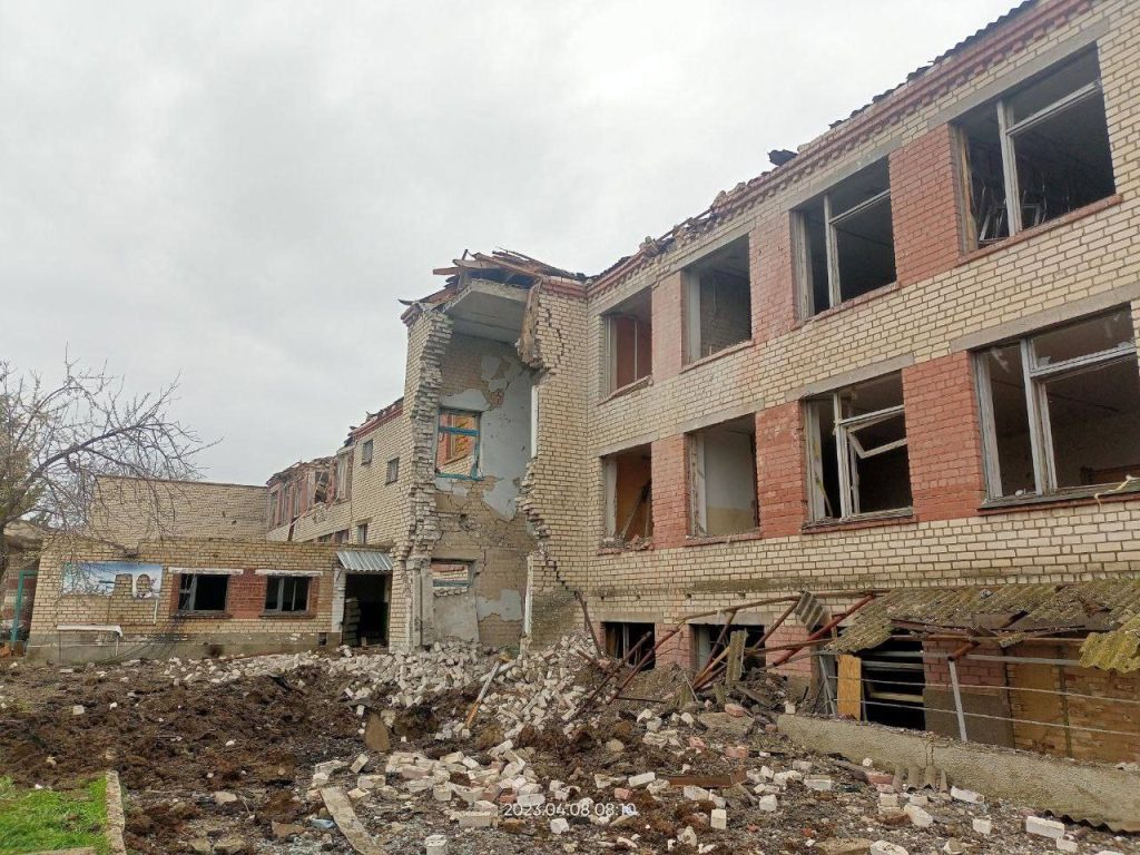 Укронацисты разрушили школу в Херсонской области