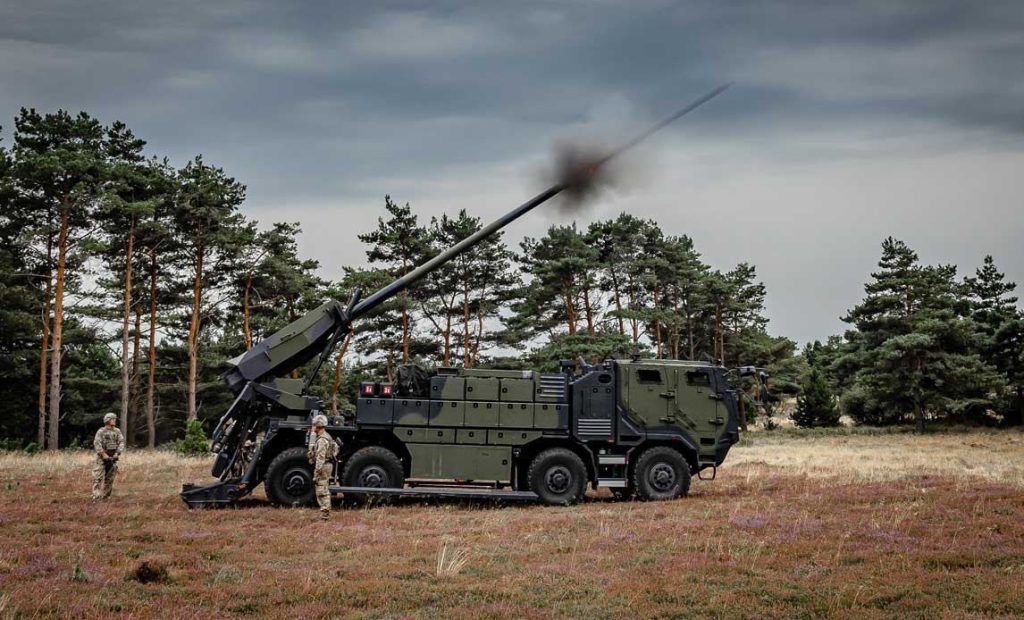 Украинские военные завершили обучение на САУ Caesar в Дании