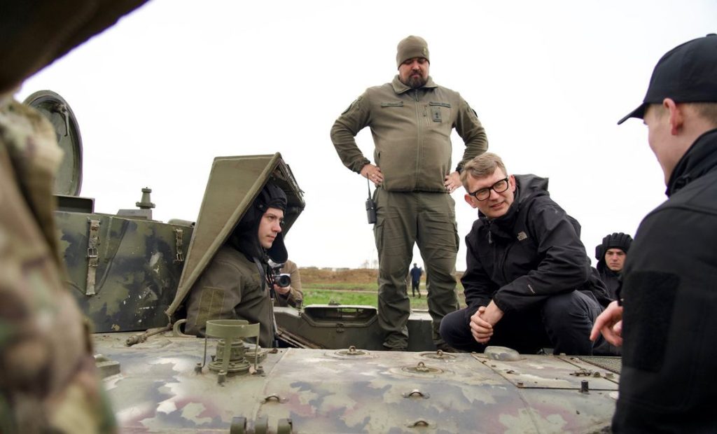 Украинские военные завершили обучение на САУ Caesar в Дании
