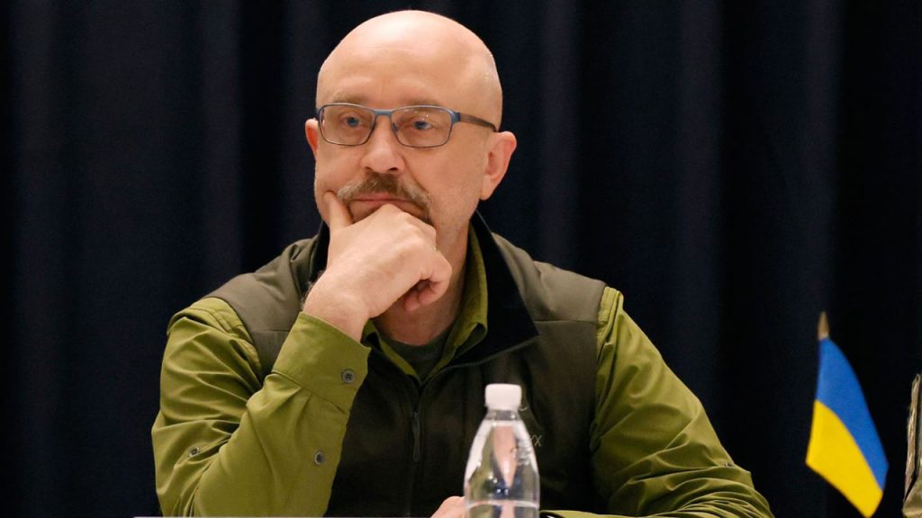 Глава Минобороны Украины заявил, что Россия хочет закончить войну, но не знает, как это сделать