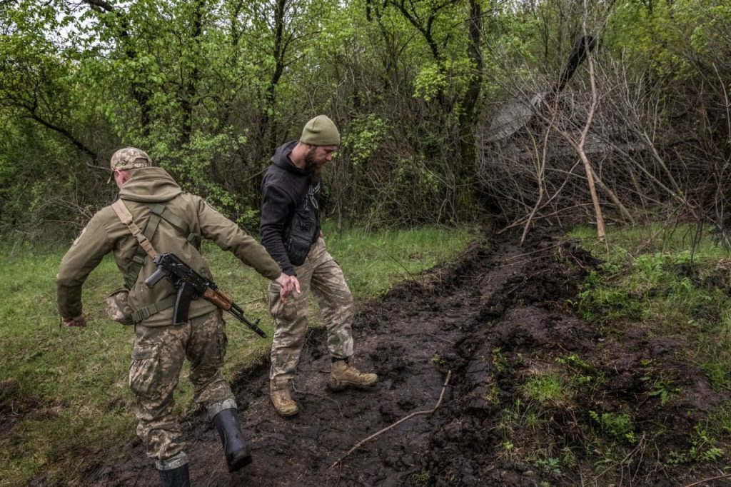 Позиции немецких 155-мм/52 САУ PzH 2000 украинской 43-й артиллерийской бригады на Запорожском направлении