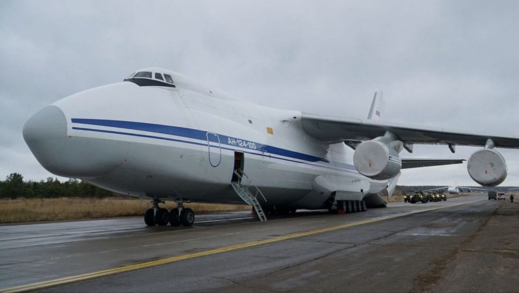 Беспилотники ВСУ атаковали военный аэродром в Брянской области в ночь на 3 мая, — сообщает BAZA