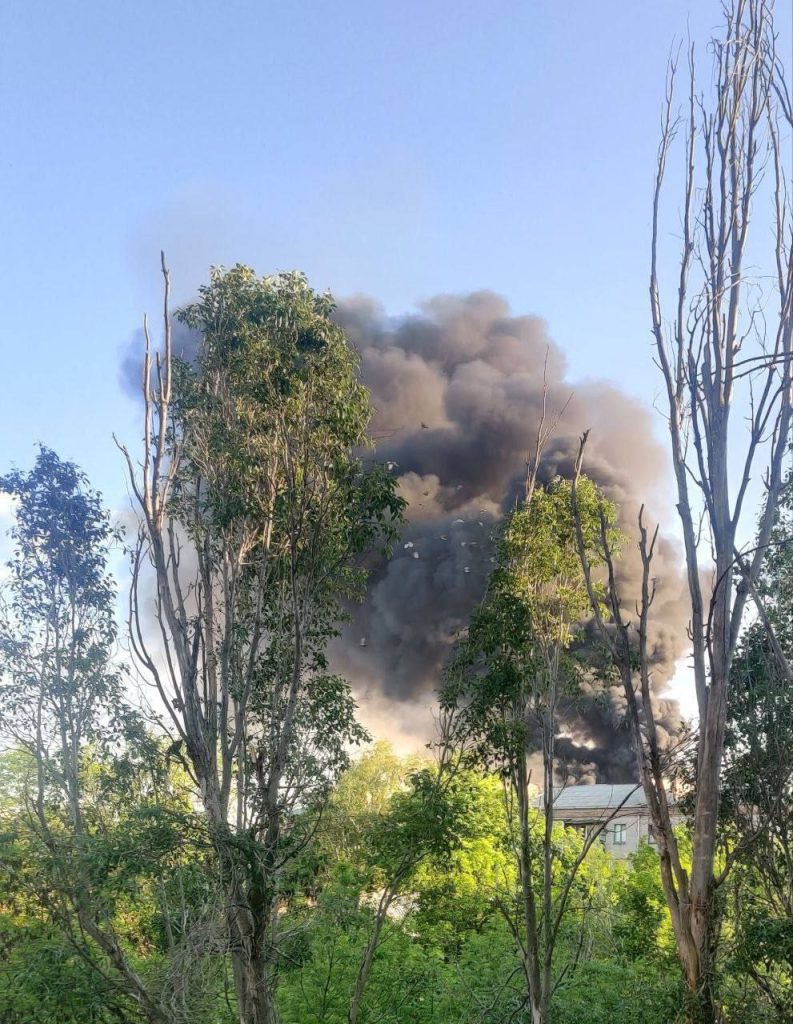 Кадры из Луганска, где около часа назад в городе раздалось несколько взрывов