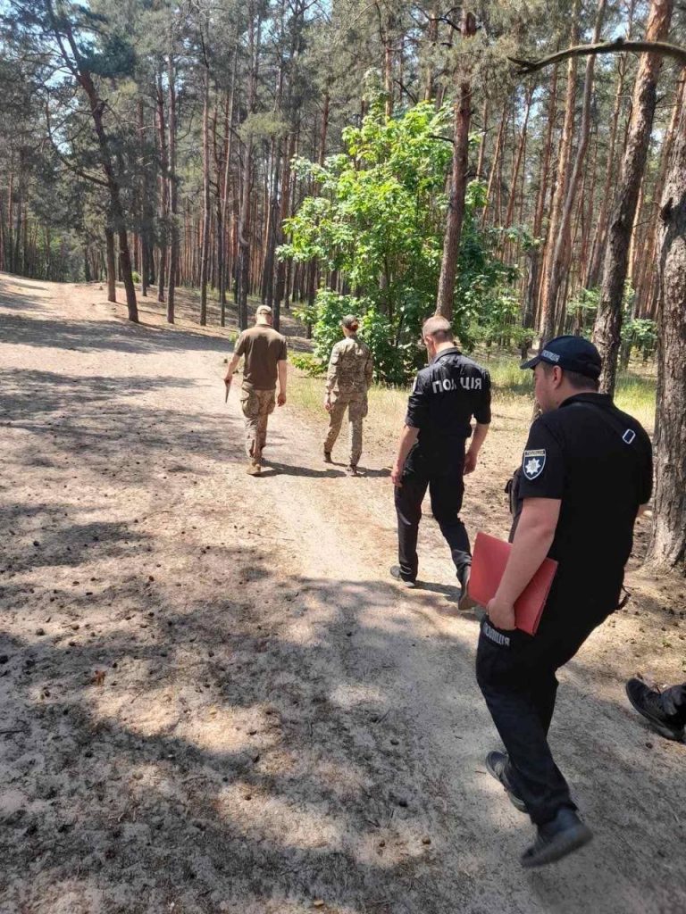 В Киеве начали вручать повестки любителям шашлыков