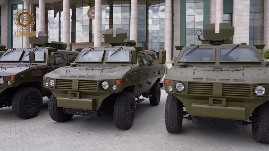 Глава Чечни показал новенькие бронеавтомобили Shaanxi Baojii Tiger 4x4 китайского производства на службе у одного из чеченских подразделений