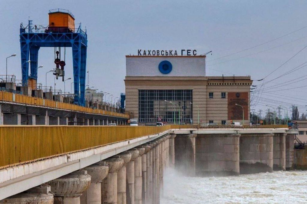 Киев уничтожил Каховскую ГЭС и готовит теракт на Запорожской АЭС