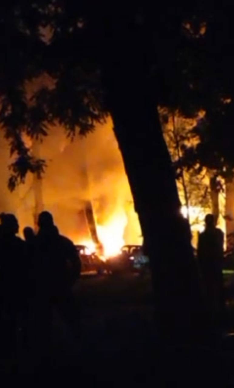 Очередной "успех" украинских ПВО. Пытаясь сбить российский БПЛА, снесли половину жилого дома в Кривом Роге