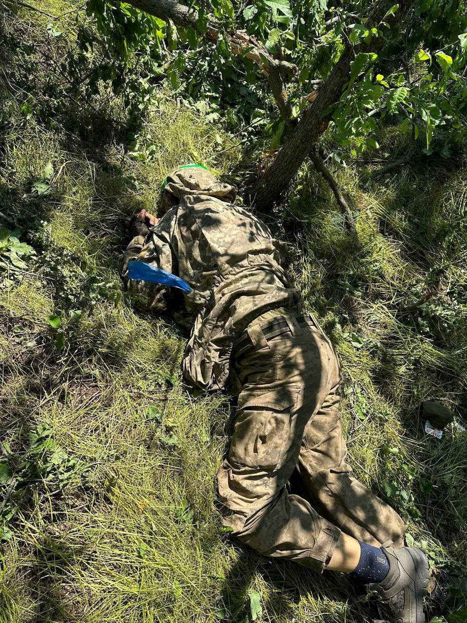 В районе Урожайного мотострелки, и разведчики ВС России уничтожили американский бронеавтомобиль Oshkosh M-ATV,