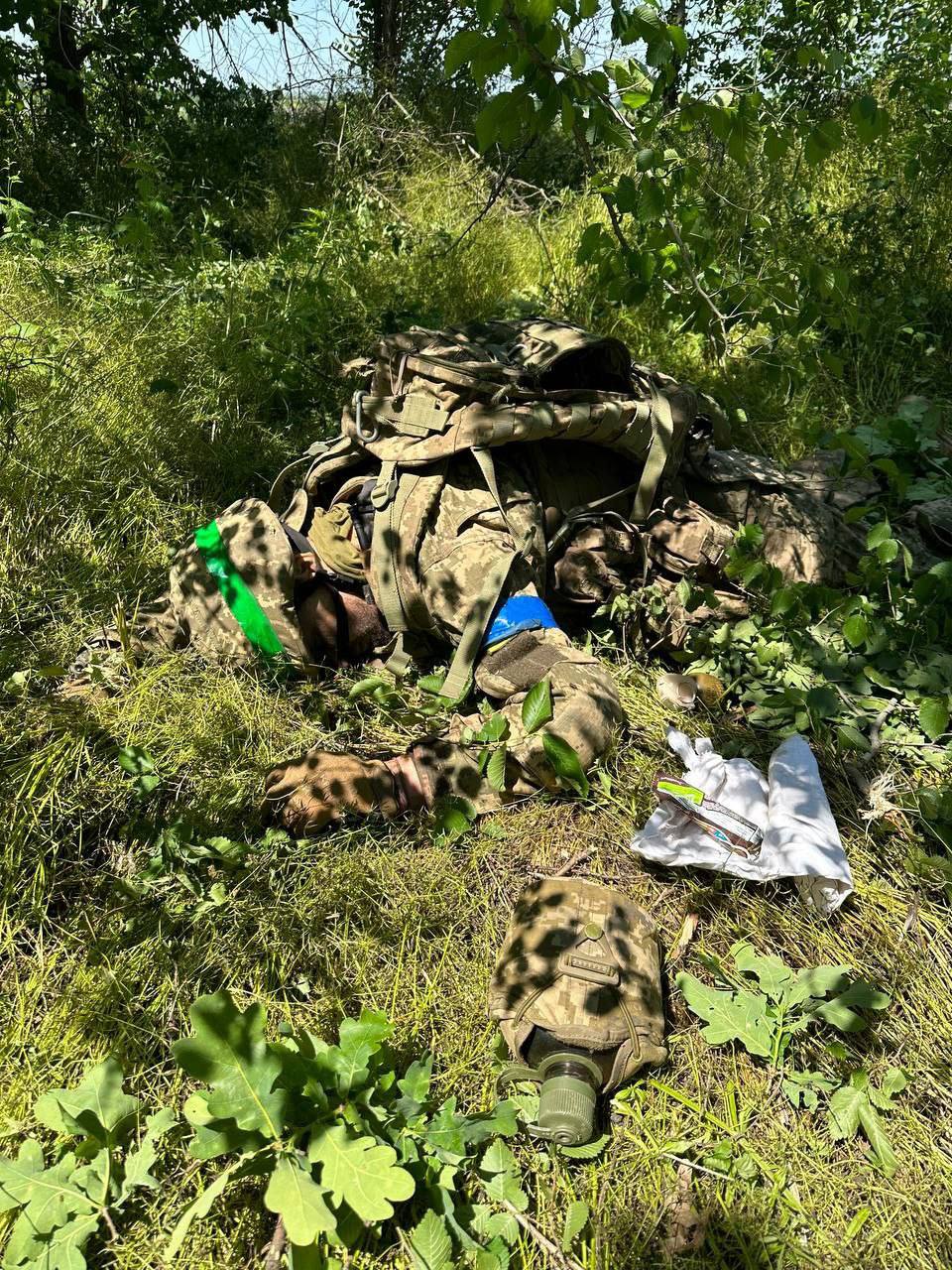 В районе Урожайного мотострелки, и разведчики ВС России уничтожили американский бронеавтомобиль Oshkosh M-ATV,