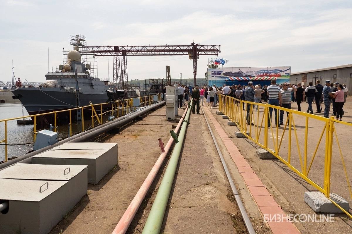 В Зеленодольске на территории завода им. А.М. Горького состоялась торжественная церемония спуска на воду малого ракетного корабля проекта 22800 «Каракурт», которому присвоено название «Туча»