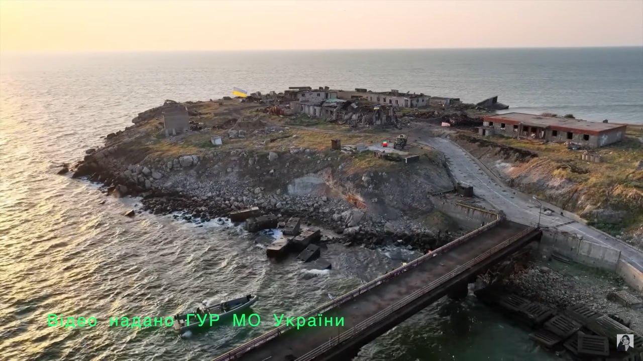 Украинские СМИ опубликовали очередной репортаж с новыми подробностями боев за остров Змеиный и происходивших вокруг этого событиях