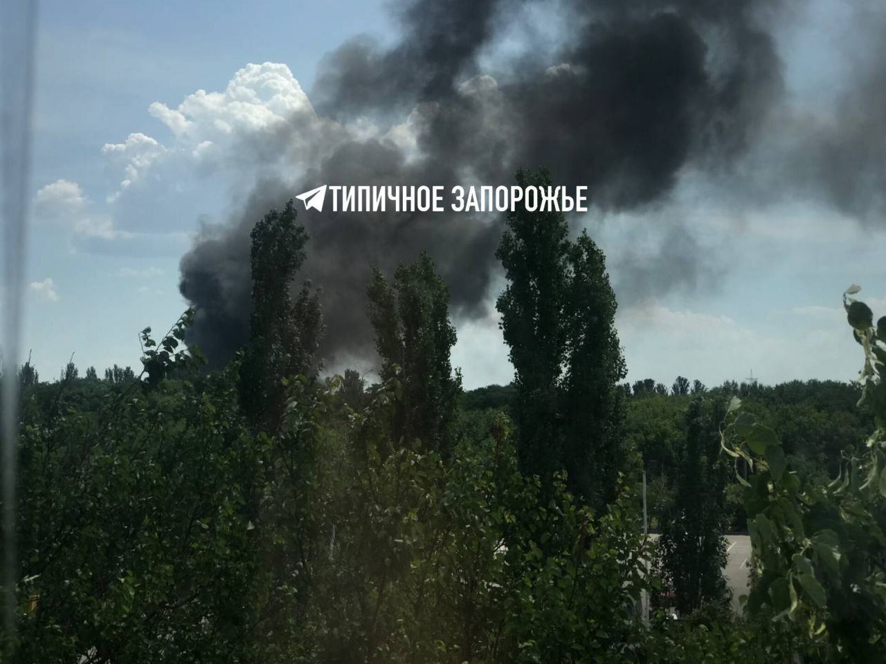 Еще кадры ракетного удара в Запорожье