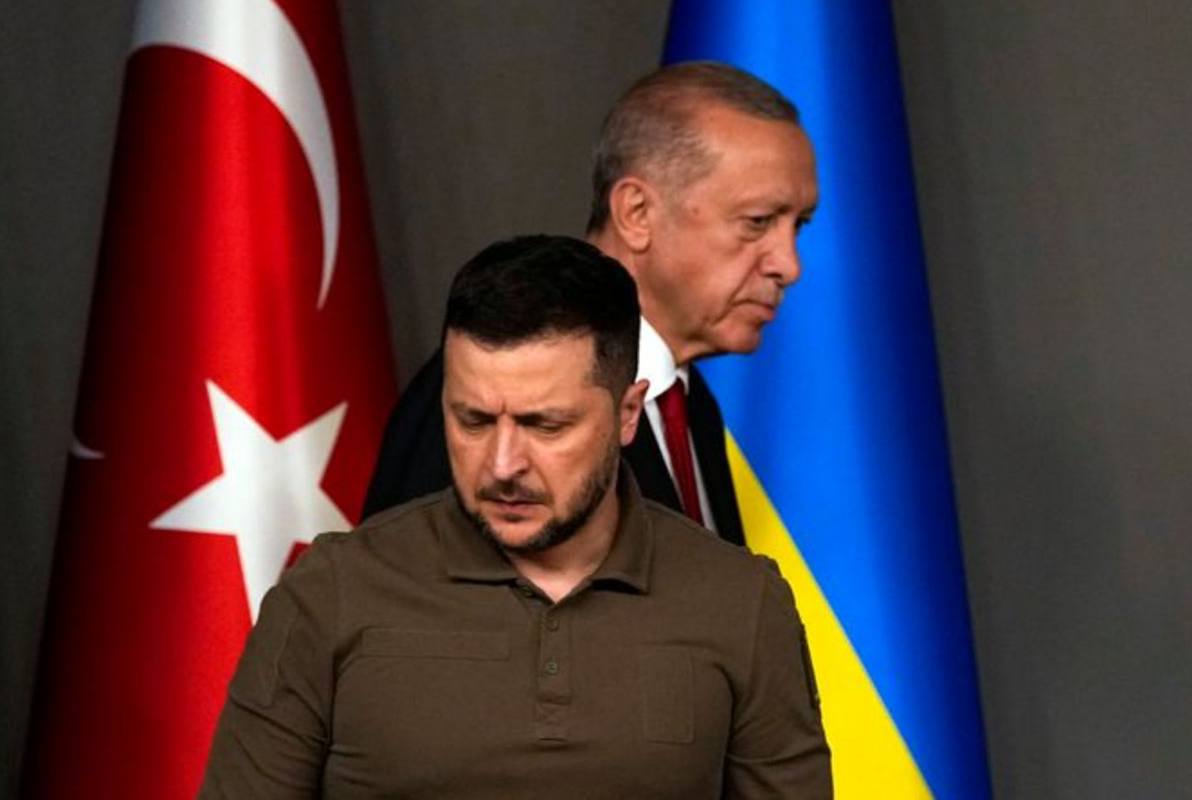 Президент Турции Эрдоган хочет замять проблемы с Зерновой сделкой, поэтому вернул Киеву азовцев — политолог Марков