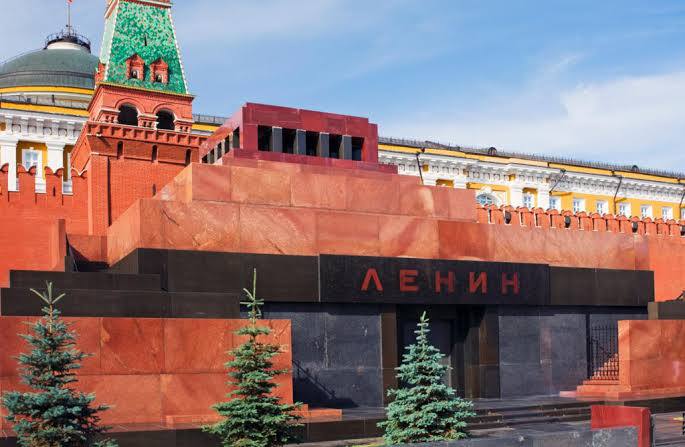 Житель Читы пытался поджечь мавзолей Ленина в Москве