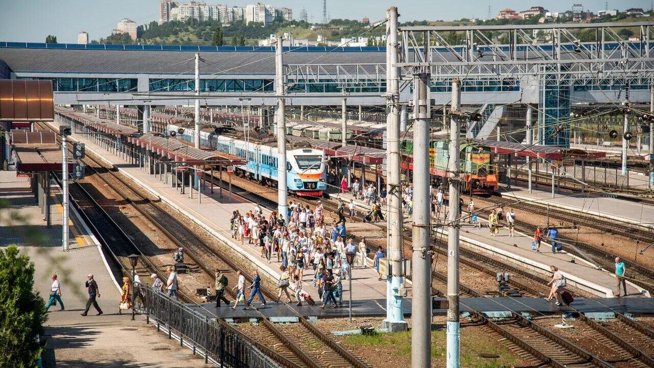 Все поезда «Таврия», задержанные в Крыму, прибыли на станции назначения