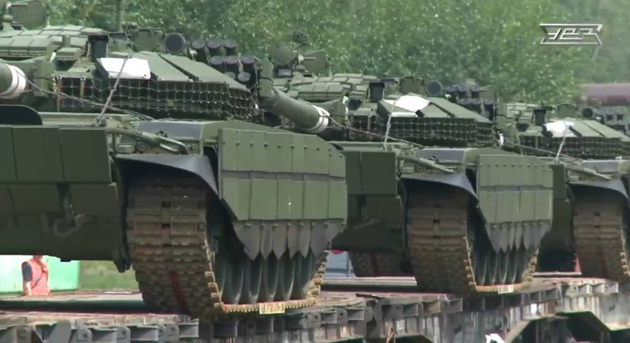 УВЗ рапортует, что новая партия танков Т-90М «Прорыв» и Т-72Б обр. 2022 отправлена в войска