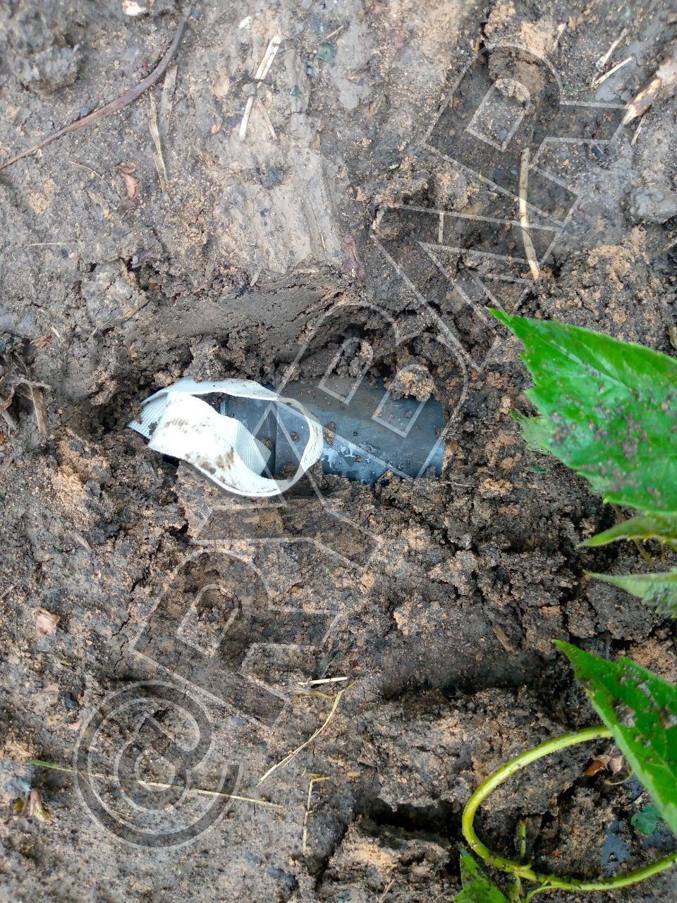 Бойцы ВС РФ с Гуляйпольского участка поделились кадрами обломков кассетных боеприпасов М864, которыми ВСУ обстреляли их позиции