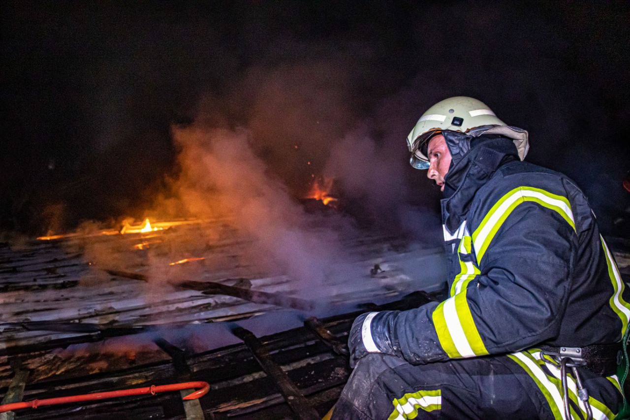 Ночью был нанесен удар по складу в Харькове