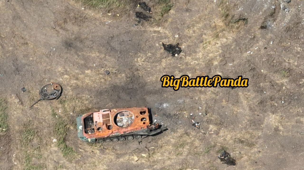 Фото не новые, но эти качественные фотографии очень подробно документируют что случилось с наступающими украинскими частями