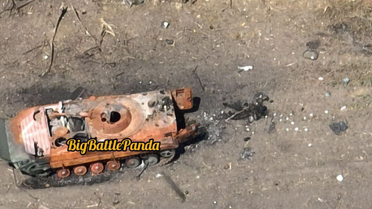 Фото не новые, но эти качественные фотографии очень подробно документируют что случилось с наступающими украинскими частями