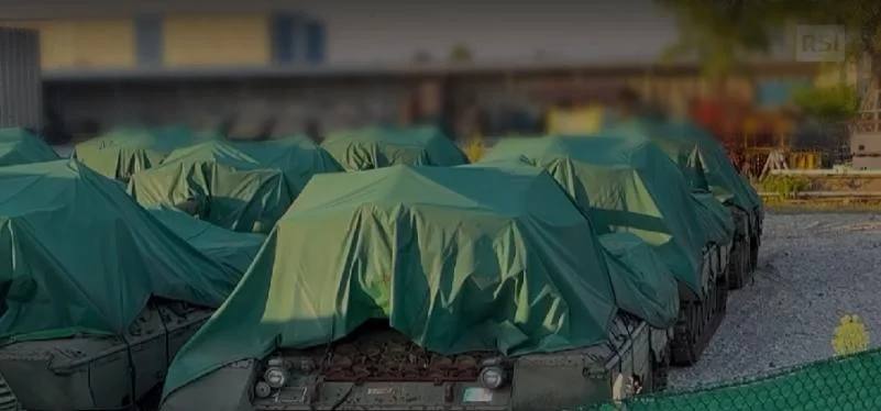 Изображения танков Leopard 1A5 находящихся на хранении в Италии, купленных в свое время Швейцарской компанией RUAG в качестве доноров