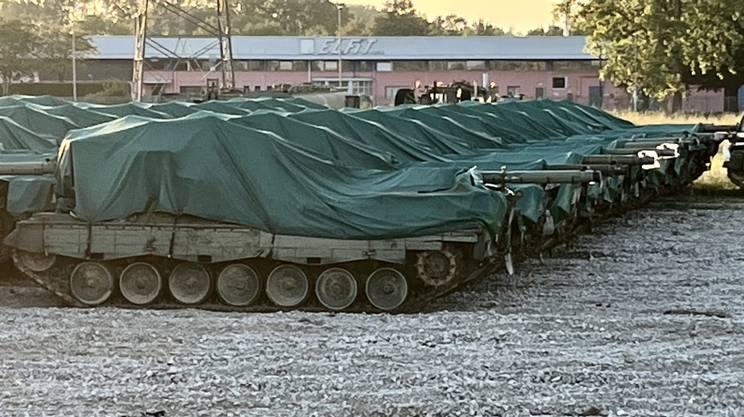 Изображения танков Leopard 1A5 находящихся на хранении в Италии, купленных в свое время Швейцарской компанией RUAG в качестве доноров