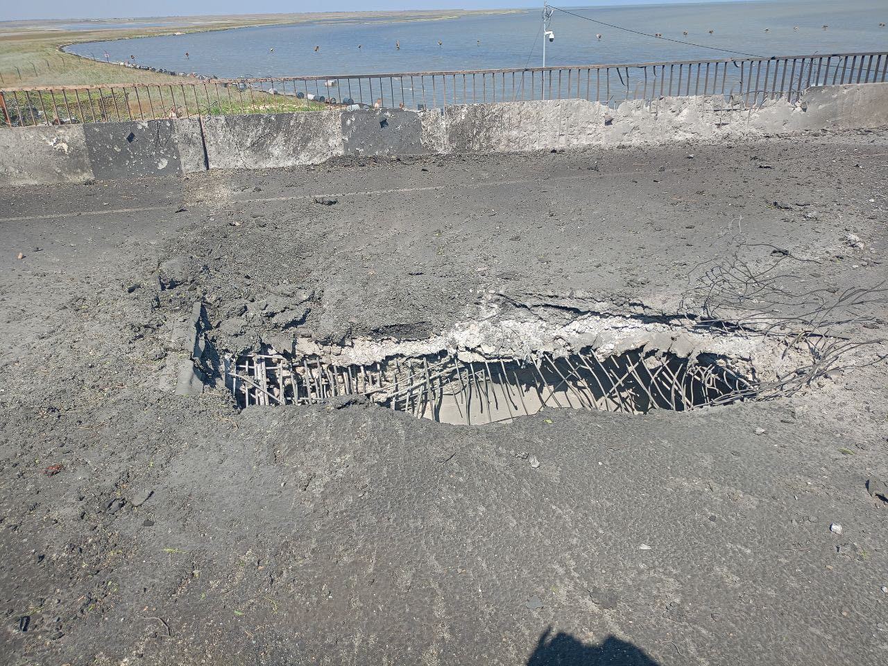 Еще кадры ракетного удара ВСУ по Чонгарскому мосту