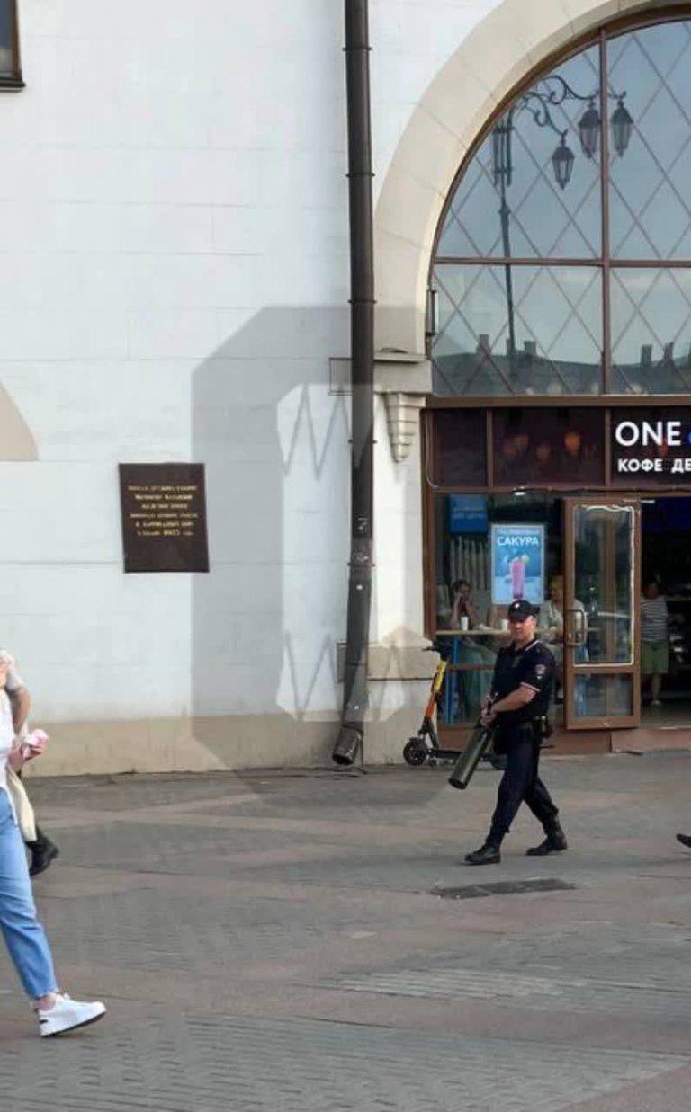 Наряды полиции с антидроновыми ружьями замечены в Москве