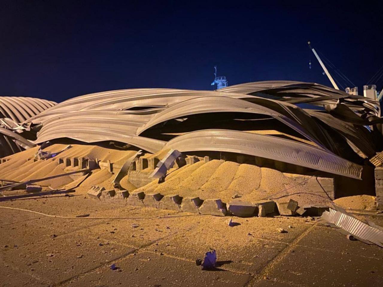 Фото элеваторов в порту Рени, по которым ВС РФ нанесли удары ночью