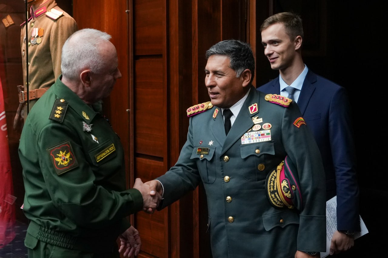 Заместитель Министра обороны РФ генерал-полковник Александр Фомин провел двусторонние встречи с коллегами из Сирии, Бурунди, Венесуэлы, Гвинеи, Боливии, Омана и Уганды