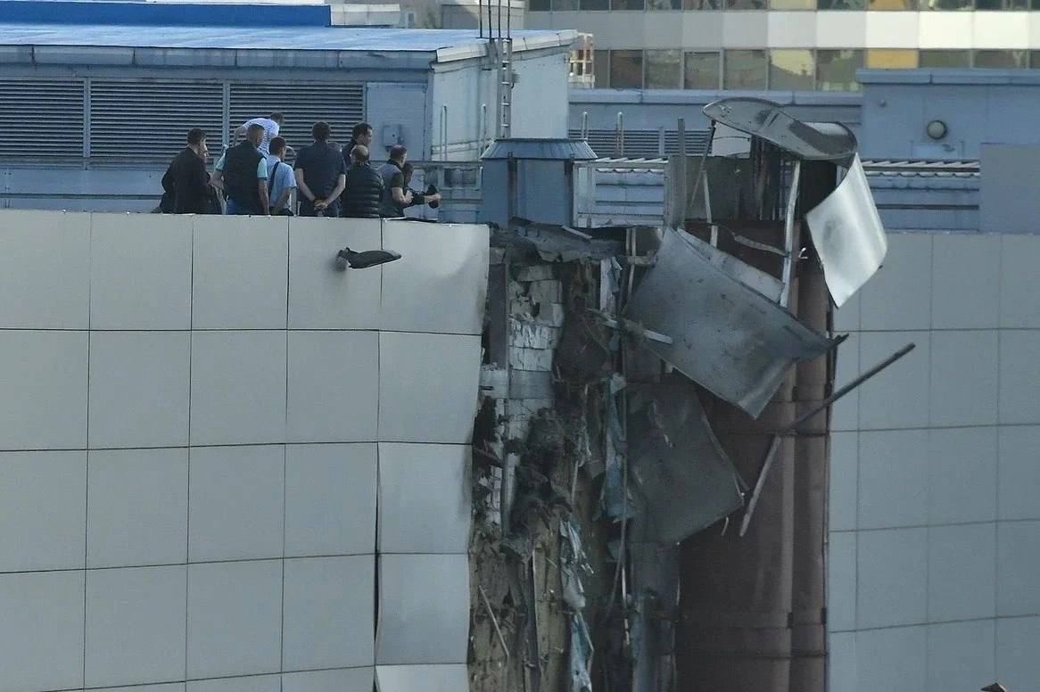 Кадры, предположительно, последствий падения беспилотника на территорию Экспоцентра в Москве