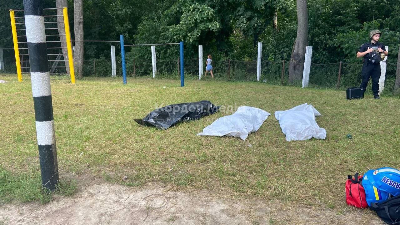 Сообщается о прилёте по располаге украинских нацистов в здании школы в г. Сумы