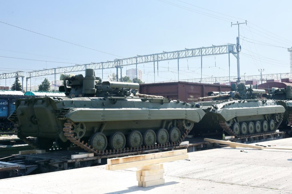 Ростех отправил Министерству обороны новую партию БМП-2М с боевым модулем Б05Я01 «Бережок»