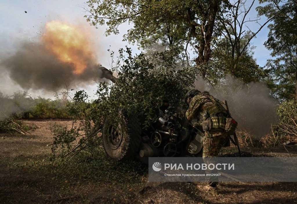 Боевая работа расчета 122-мм буксируемой гаубицы Д-30 Центрального военного округа на Краснолиманском направлении