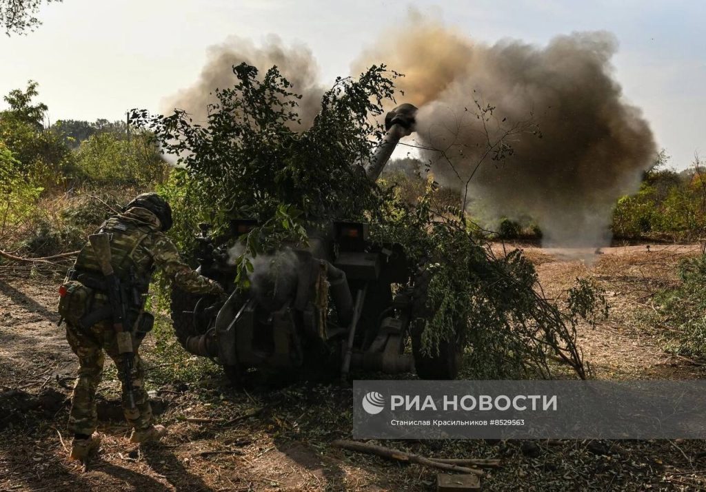 Боевая работа расчета 122-мм буксируемой гаубицы Д-30 Центрального военного округа на Краснолиманском направлении