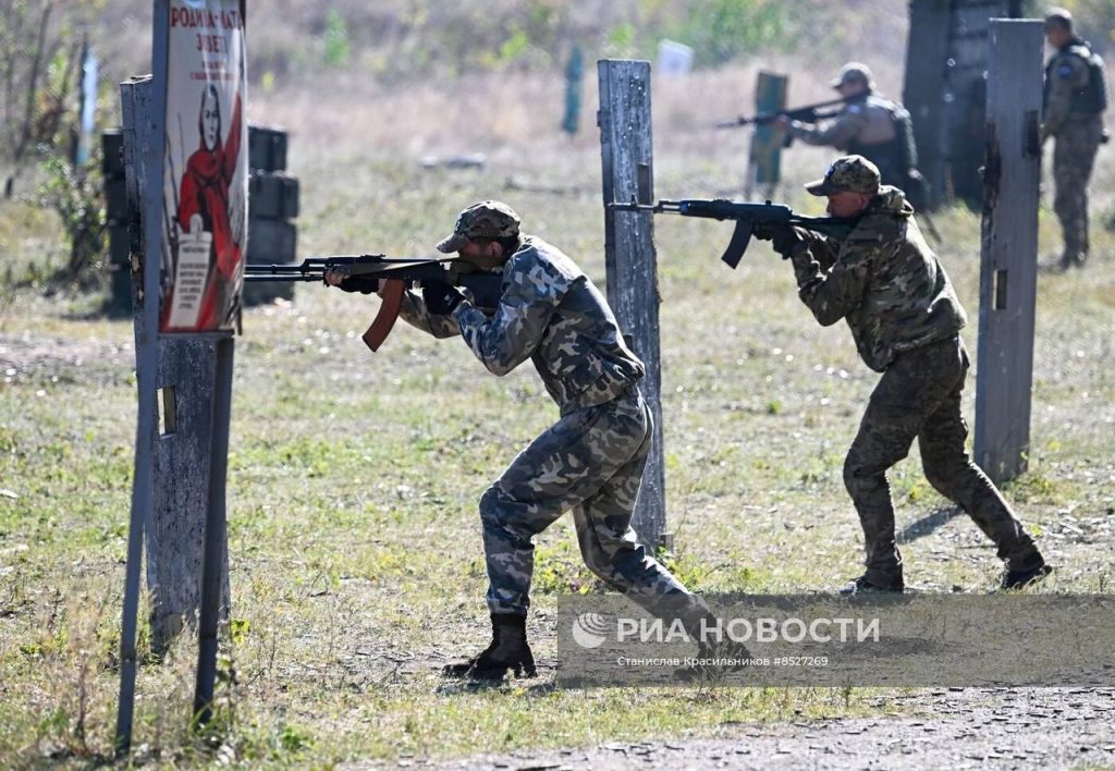 Боевая подготовка бойцов 1-й ДРШБр «Волки» на одном из полигонов ЛНР