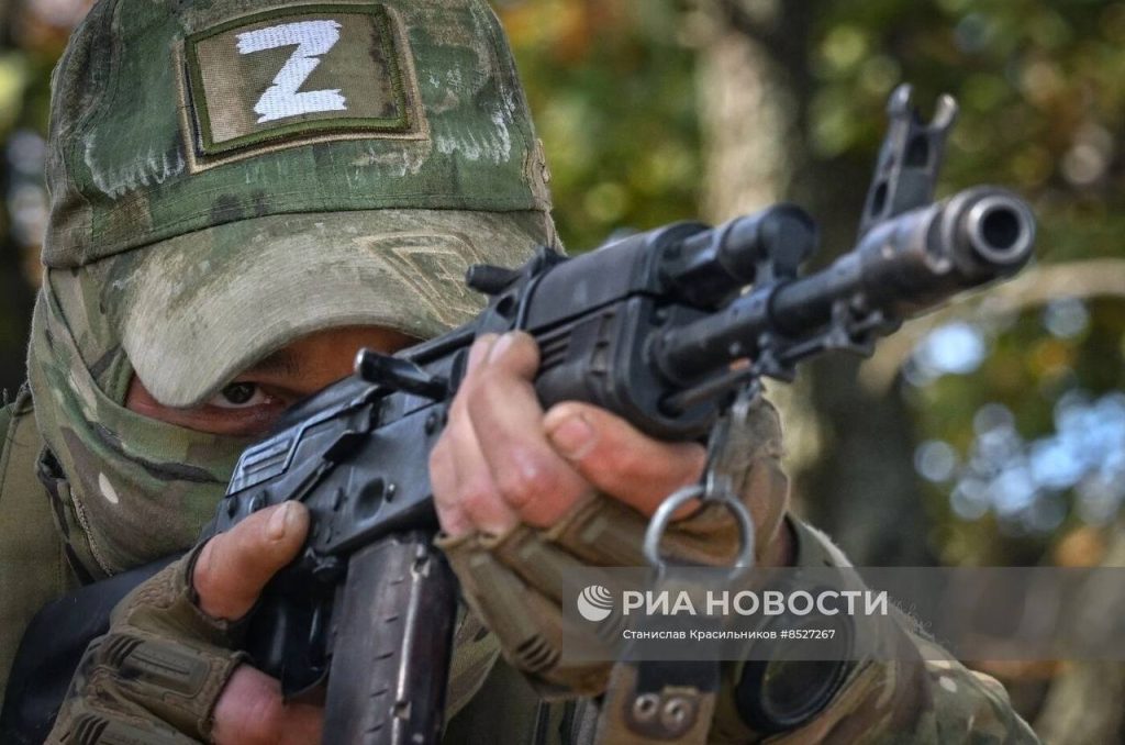 Боевая подготовка бойцов 1-й ДРШБр «Волки» на одном из полигонов ЛНР