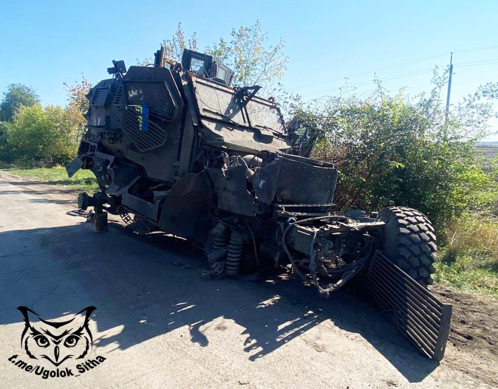 Подбитый американский бронеавтомобиль International MaxxPro с Запорожского направления