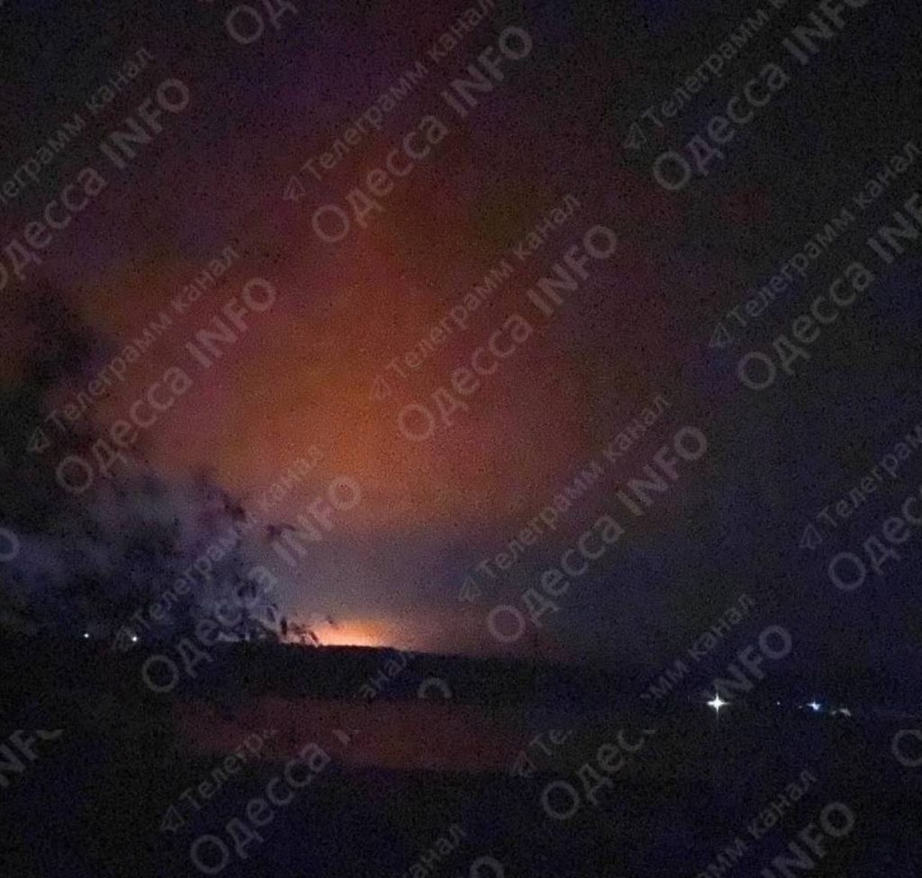 Кадры ночного прилета в Одессе