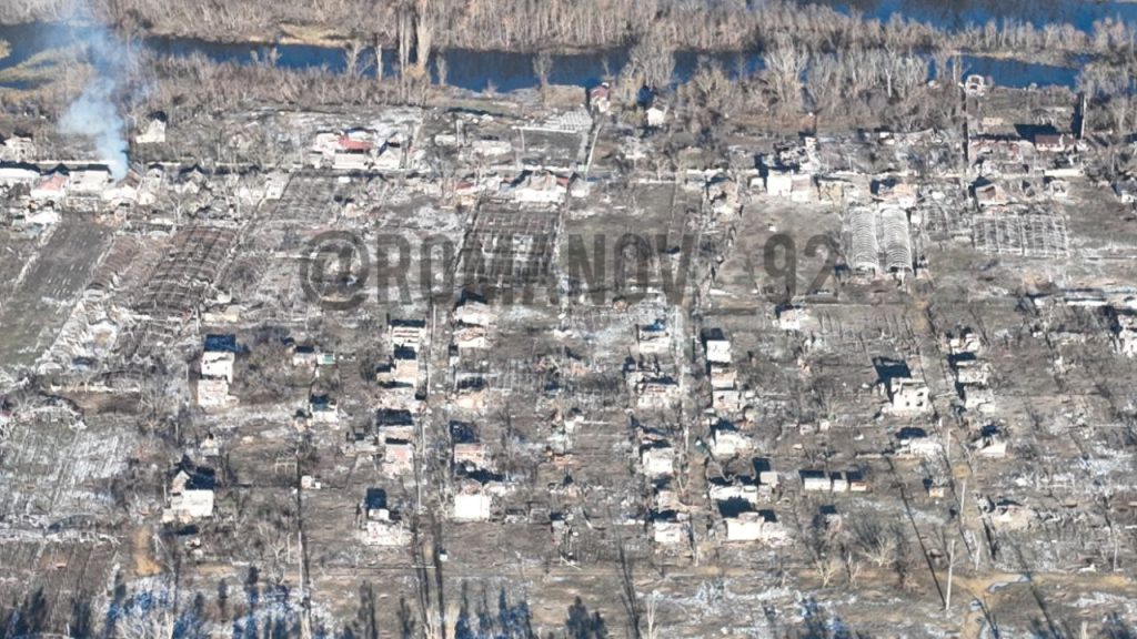 Взгляд с беспилотника на село Крынки на левом берегу Днепра