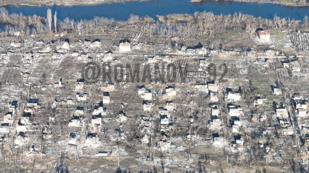 Взгляд с беспилотника на село Крынки на левом берегу Днепра