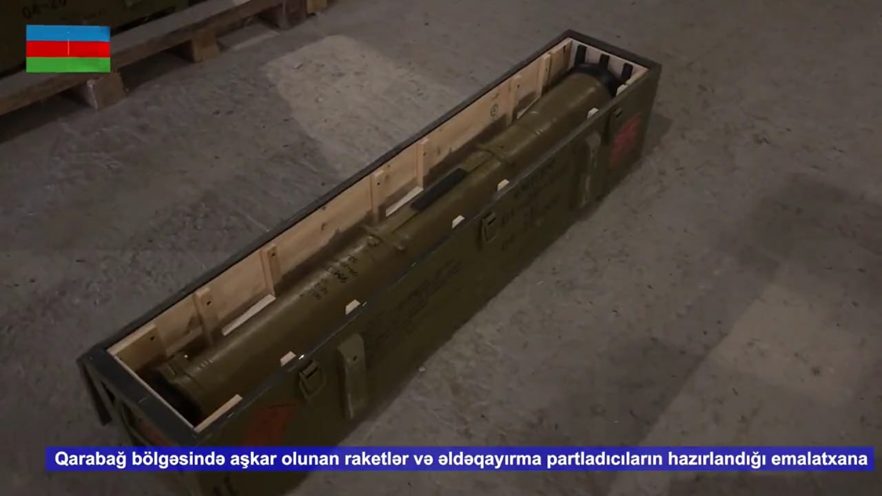 Азербайджанская армия продолжает демонстрировать содержимое армянских арсеналов, брошенных при бегстве из Карабаха