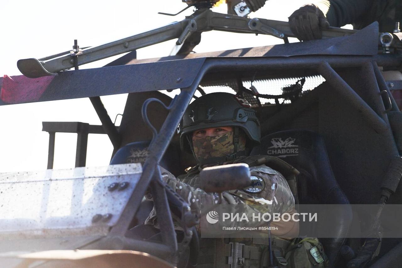 Багги «Чаборз М-3» с ПТРК 9К135 «Корнет» разведчиков 7-й десантно-штурмовой дивизии ВДВ на полигоне Запорожской области