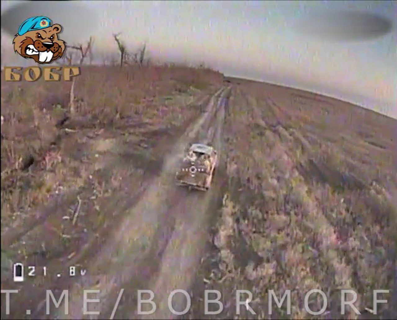 Прилет FPV-дрона точно в кузов пикапа с 5 украинскими солдатами